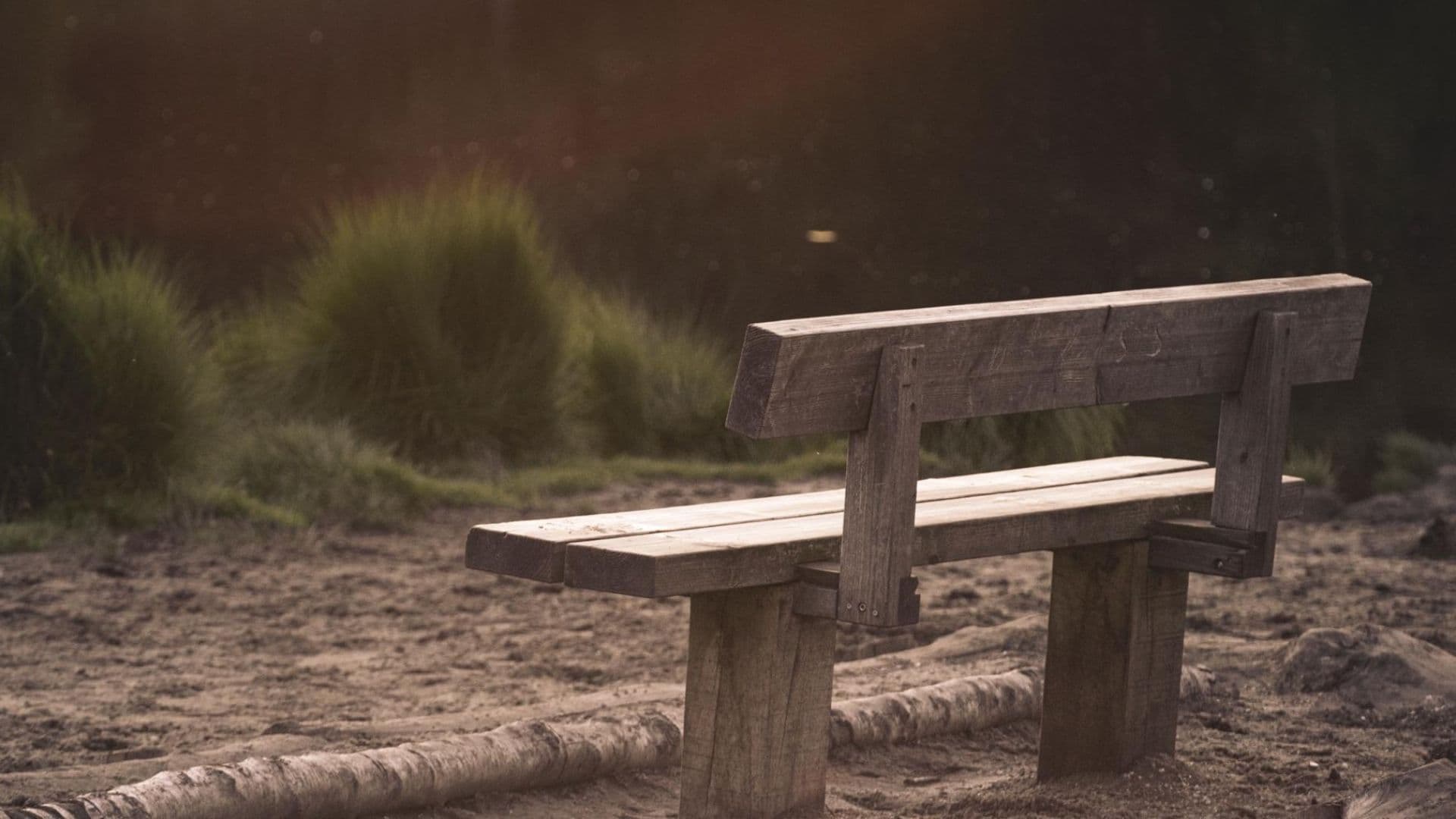 Sendiri dan Sepi: Apakah Kesendirian Selalu Menyebabkan Kesepian?